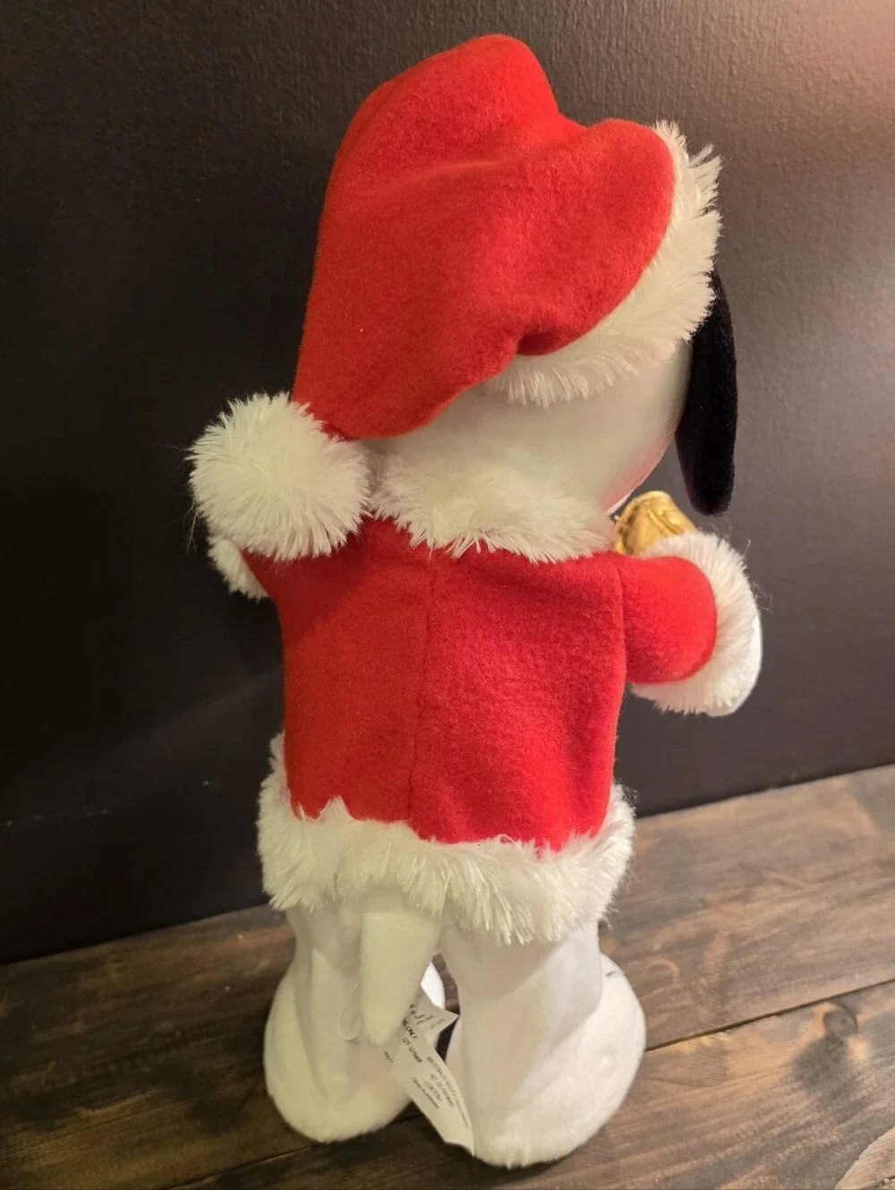 Hallmark 2010 Peanuts Snoopy Bell Ringer Animated Christmas Musical Plush 14
